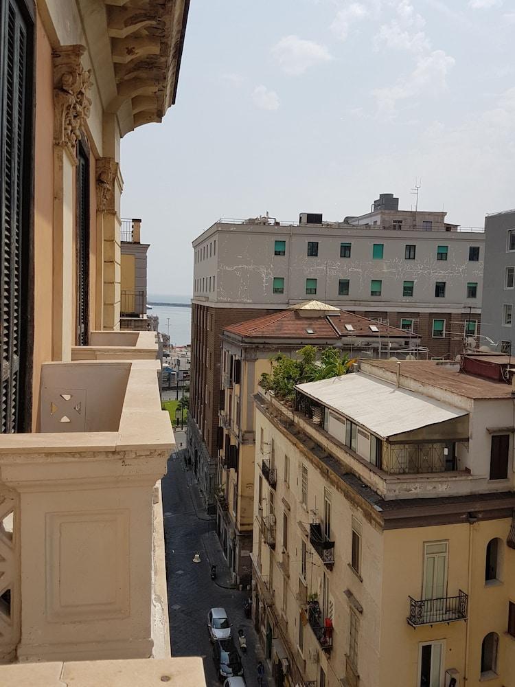 Hotel Le Orchidee Napoli Esterno foto