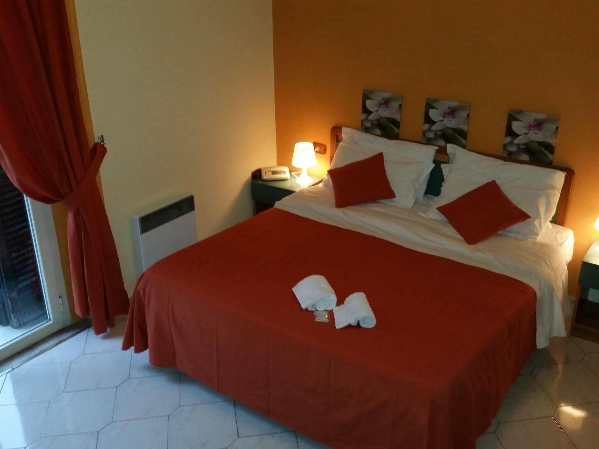 Hotel Le Orchidee Napoli Esterno foto
