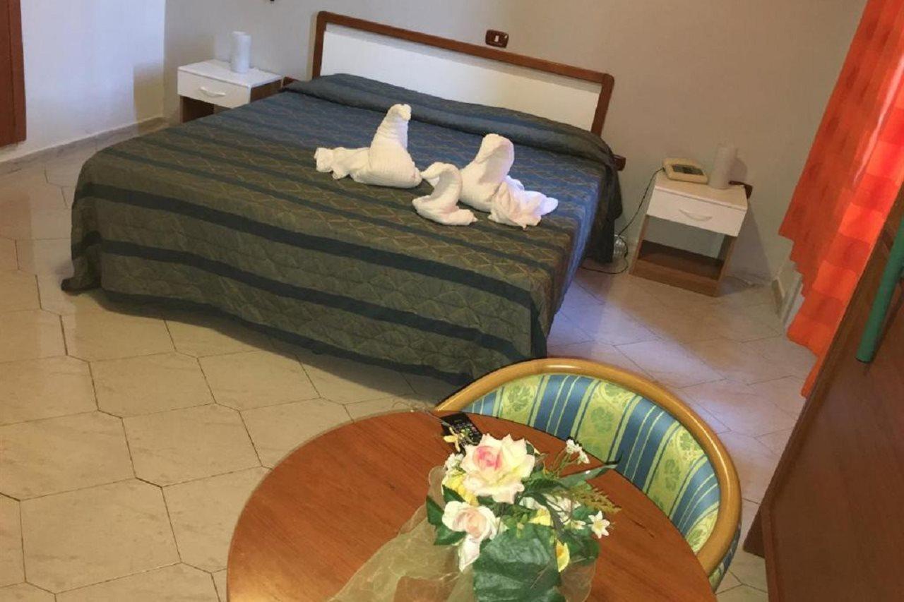Hotel Le Orchidee Napoli Esterno foto